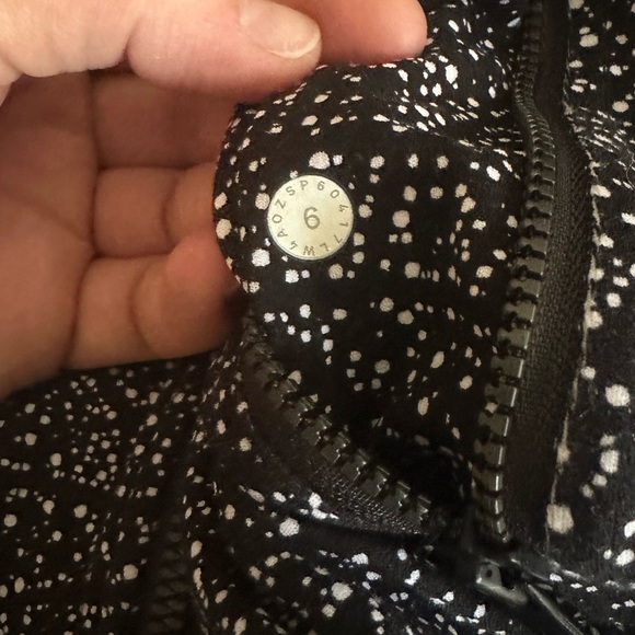Lululemon Define Jacket Size 6 *GREAT CONDITION!* - Picture 2 of 6